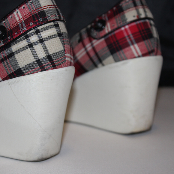 BC Footwear Plaid Open Toe Wedge Shoes - Picture 5 of 7